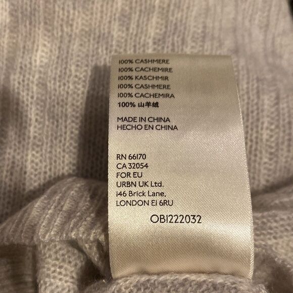 Free People Small Knit Heather Grey Oversized Sweater Wide V Neck - Picture 6 of 6